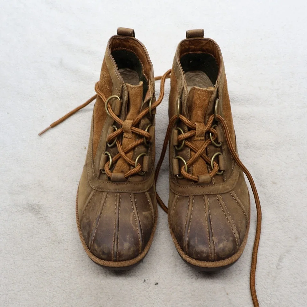 UGG Womens 7 Duck Boots Brown Waterproof Leather Suede Lace Up Utility Rugged